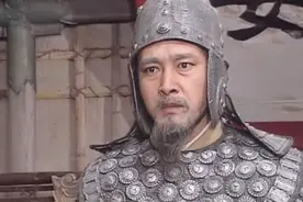 邓艾大军直逼成都，迟迟不发兵救援的姜维，是否有一定的私心？图片