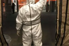 援鄂医生口述“方舱”生活：军大衣人手一件，食物免费随取，病友相互打气图片