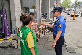 成寿寺街道开展街面秩序专项执法行动图片