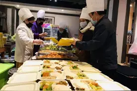 疫情之下！武汉素食餐厅、深圳素食协会免费送出万份盒饭图片