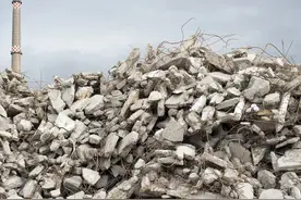 8月1日起，建水县建筑垃圾实行收费处理，禁止随意倾倒！图片