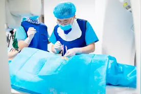 内蒙古成功实施首例智能定位机器人手术视频封面