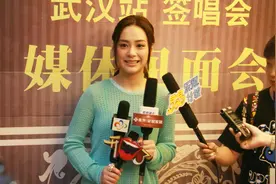 婚讯后首次公开，阿娇表现害羞，男友赖国强却被评“坏男人”视频封面