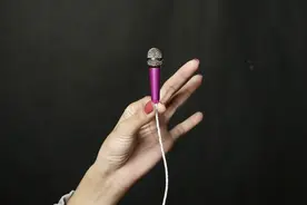 这根发育不良的迷你麦克风，竟然成为了社会人士必备单品！