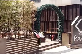 主持人参观胡歌“私人餐厅”，一进门主持人直呼：这也太奢华了吧视频封面