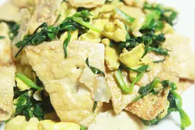 一道好吃的韭菜鸡蛋炒烧饼，鲜香酥脆，特别简单，自己能吃一大盘视频封面