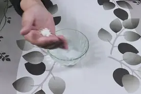 白醋加上小苏打，去污能力真心强！以后洗衣液也别买了视频封面