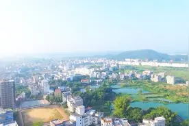 广东的这个县，是省内贫困村最多的县，将建设高铁和机场视频封面