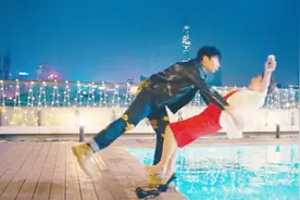男变女，女变男，思维不变，唯独身体互换，这是一种什么情形视频封面