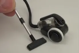 DIY制作迷你真空吸尘器，手残党也可以试试视频封面