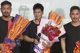 动作影星李炳渊拍戏遇险 紧急情况跳车自救视频封面