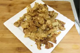 10块钱的里脊肉，教你一个新做法，不油不腻不腥，宝宝吃不够！视频封面