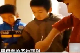 12岁姐姐带大两个弟弟，白天上学，晚上回家还要当妈，全场泪奔视频封面
