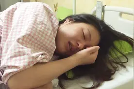 韩国孕妇被产前阵痛折磨的痛不欲生，每个妈妈都曾经历这样的痛苦视频封面