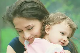 像爸爸还是妈妈？父母到底谁的基因决定了孩子的长相和智商？视频封面