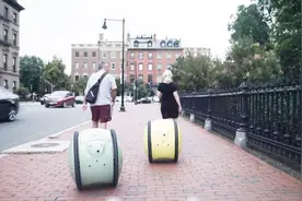 能陪你逛街提物品的机器人，让你随逛随买视频封面