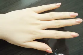 手粗糙难看？教你一个小妙招，让你的手每天都像婴儿般嫩滑好看视频封面