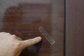 双面胶不干胶粘在门上难清理？只需用它抹一抹，轻松去除无痕迹视频封面