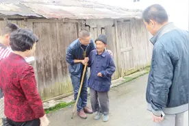 在农村，60岁老人没钱交养老保险，专家：每月还有75元能领！视频封面