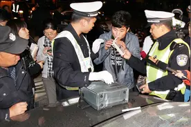 被查到酒驾只是扣分罚款拘留？太天真，这6个处罚影响你一辈子视频封面