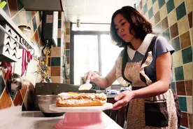 单亲妈妈为女儿做花式早餐，100多种不重样成网红，女儿很骄傲视频封面