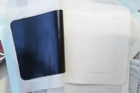 贴过膏药的朋友撕膏药时是不是很痛苦，这才是膏药的正确撕下方式视频封面