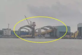 印度船厂龙门吊倒塌困住最新隐身军舰，中国又背锅了图片