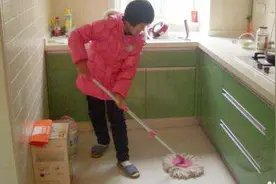 经常拖地还是脏？水里加点它拖一拖，干净不容易落灰视频封面