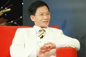 为什么做生意的人都要买豪车？一位成功的商人说出了实情，扎心视频封面
