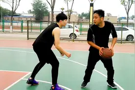 篮球新手教学，运球不熟练过不了人？学会三威胁让你轻松过人！视频封面