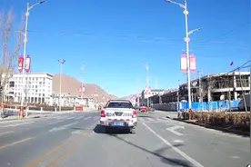 西藏日喀则，白朗县城，新建的小县城干净整洁视频封面