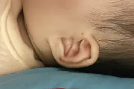 你家宝宝耳朵上有小孔吗？老人说是富贵命的象征，其实这是疾病！视频封面