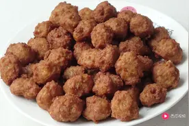 猪肉丸子这样炸才好吃，外酥里软越嚼越香，味道超棒，做法超简单视频封面
