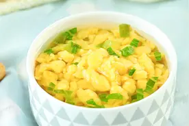 剩余米粉千万别扔，教你做金黄诱人的面疙瘩，夏天拯救宝宝食欲视频封面
