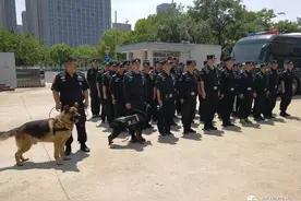 重拳出击！蚌埠警方成功捣毁一处大型赌博窝点，赌具让人意想不到！图片