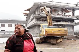 好消息：主动退出宅基地或将获得“十万元”，农民会选择退出吗？视频封面
