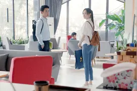 《归去来》萧清主动对书澈表白，萧清不满他的回应，给了他一巴掌视频封面