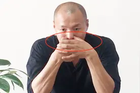 打鼾别急也别愁，睡前3分钟，按一按鼻子，打鼾1天比1天轻！视频封面