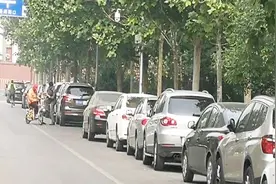 你被黑停车场坑过吗？CBD附近遭遇黑停场 收费员狡辩抵赖被查处视频封面