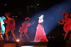 庄心妍又火了！2018一首《多么舍不得》唱哭上亿人，歌词太伤感了视频封面