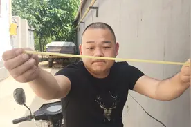 嘎子哥：小时候自制玩具，气门芯这样玩你们玩过吗？视频封面