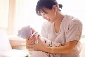 生完孩子就万事大吉了？产后出现这3个症状，说明你得了月子病！视频封面