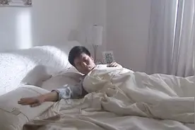 丈夫一觉醒来发现老婆不见了踪影，没想到更大的疑虑还在后头视频封面