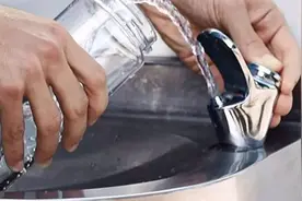 自来水水碱太多怎么办？家政大姐教你一招，比安装净水器都好视频封面