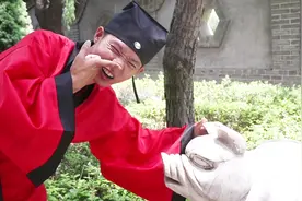 属猪能吃，属猴精明，属牛力气大，农村傻龙解说的十二生肖真搞笑视频封面