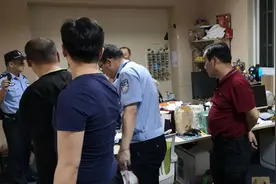 杭州多家乐高积木店被盗，玩具大盗竟是双胞胎“油腻男” 抓捕民警感叹，他俩的房间简直是卡通乐园！图片