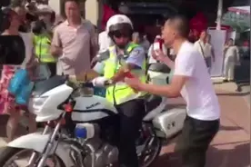 考生忘带身份证，民警开通绿色通道送达视频封面