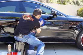 自己打蜡就是毁车？自己打蜡跟在外面打到底有什么差别？视频封面