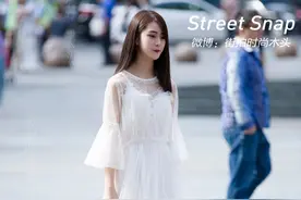 重庆真是一座美女如云的城市，街头打望美女真是一件开心的事情图片