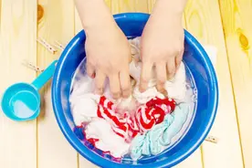 衣服缩水了怎么办？只需在洗衣时加点它，以后都不会再缩水啦视频封面